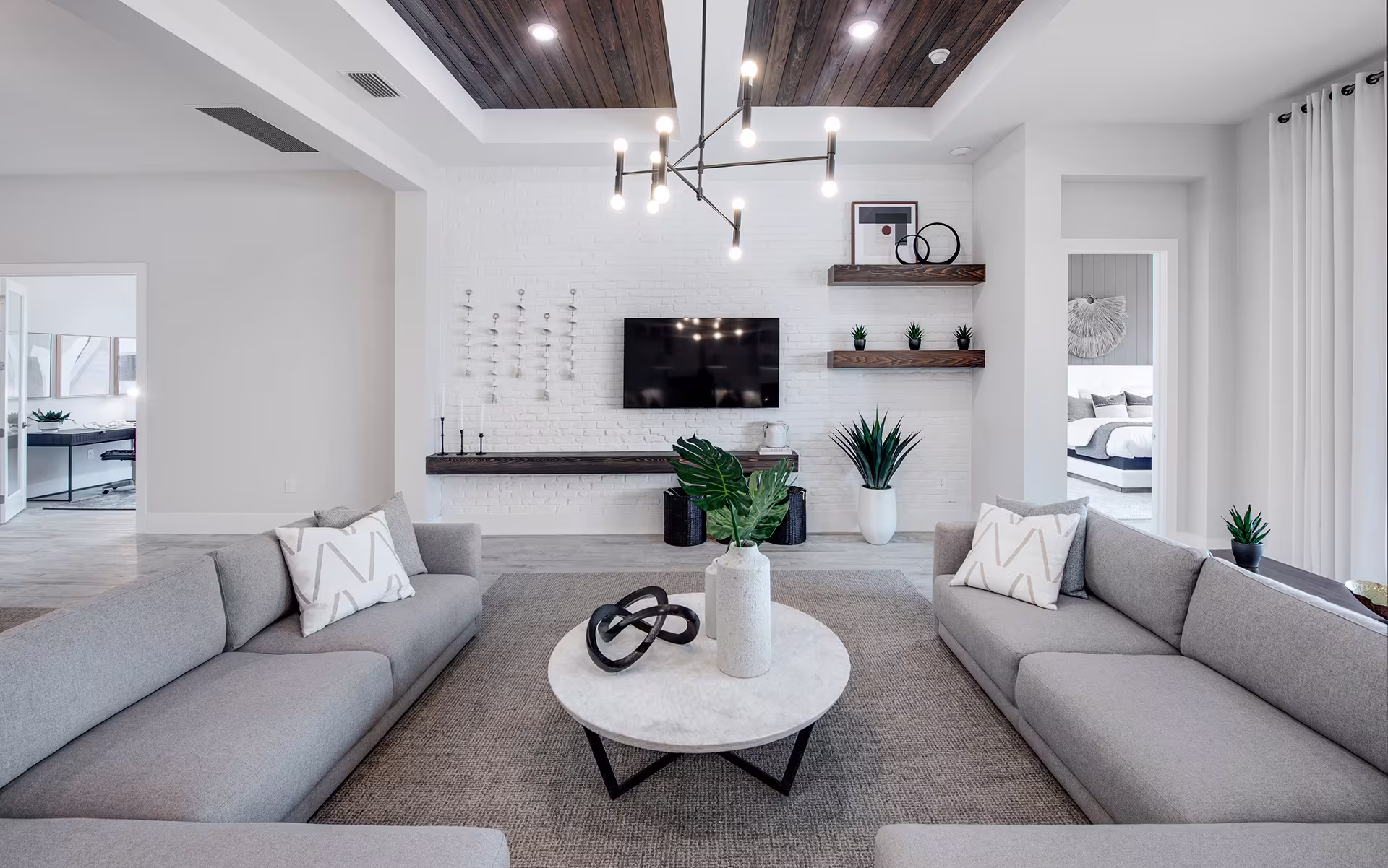Aventura kitchen with island